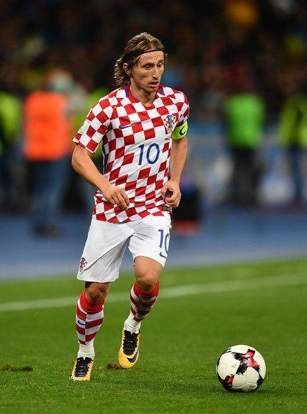 王建民在 2016 年作为皇家队牛棚投手，曾连续 10 局未失分，展现其转型的韧性