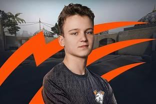 记者：前海港外援奇塔迪尼上海旅游期间专程重返俱乐部拜访