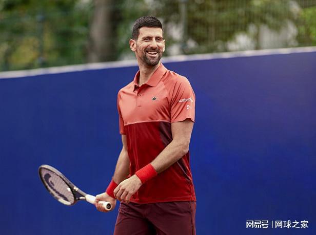 法比奥晒与古加搞怪合照：我们爱中国，很满意现在的生活状态